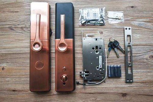 西安配汽車鑰匙（換鎖芯換鎖電話）